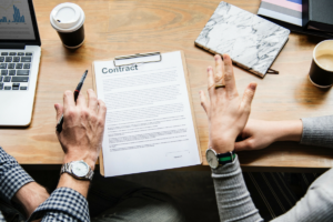 operating-agreement-laying-down-law